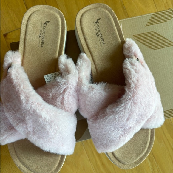 Women’s Ugg kookaburra Pink Platform Slides Size 9 - Picture 2 of 2